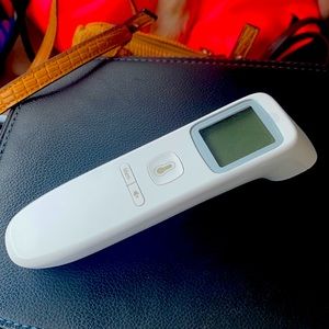 Touchless Digital Thermometer 🔴🟡🟢 NEW